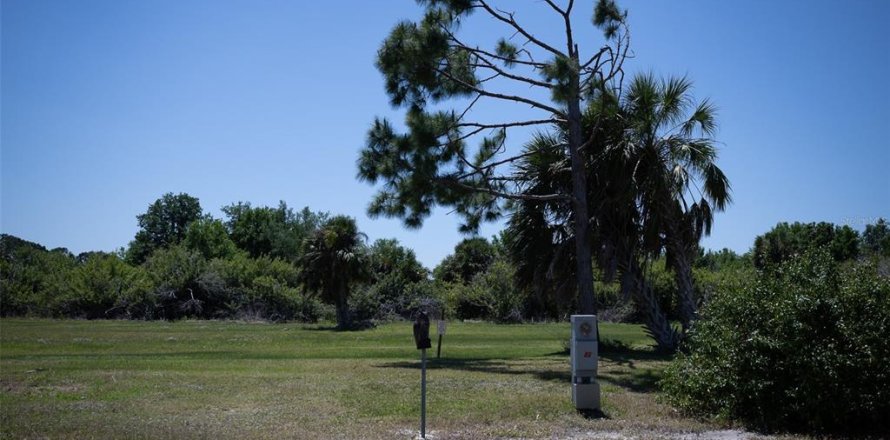 Land in North Port, Florida № 1108557