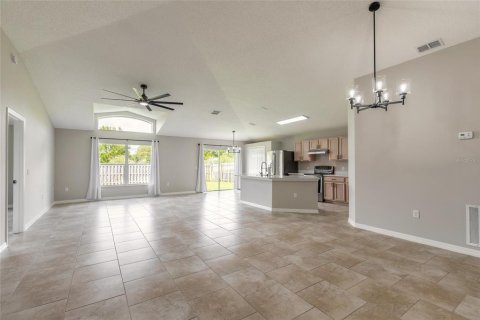 House in Edgewater, Florida 3 bedrooms, 148.64 sq.m. № 1342429 - photo 4