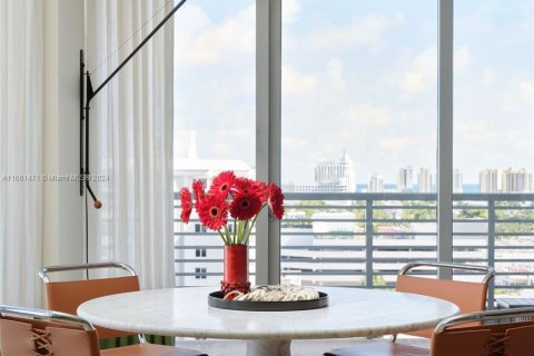 Condominio en venta en Miami Beach, Florida, 2 dormitorios, 129.69 m2 № 1387841 - foto 5