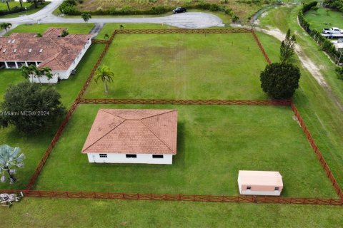 Propiedad comercial en venta en Homestead, Florida № 1387840 - foto 17