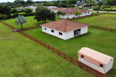 Propiedad comercial en venta en Homestead, Florida № 1387840 - foto 25