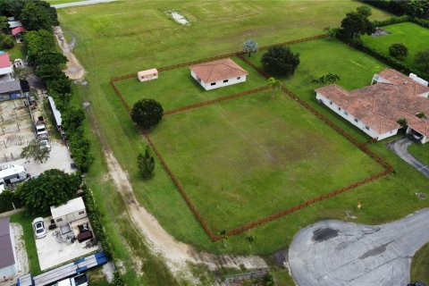 Propiedad comercial en venta en Homestead, Florida № 1387840 - foto 21