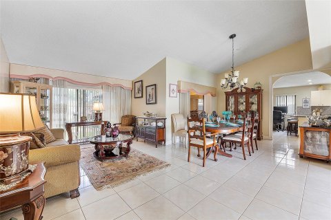 Villa ou maison à vendre à Pembroke Pines, Floride: 4 chambres, 181.16 m2 № 1224502 - photo 28