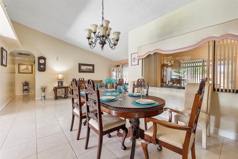 Villa ou maison à vendre à Pembroke Pines, Floride: 4 chambres, 181.16 m2 № 1224502 - photo 27