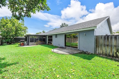 Villa ou maison à vendre à Pembroke Pines, Floride: 4 chambres, 181.16 m2 № 1224502 - photo 1