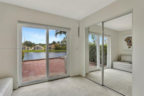 Villa ou maison à vendre à Coral Springs, Floride: 4 chambres, 182.18 m2 № 1271500 - photo 17