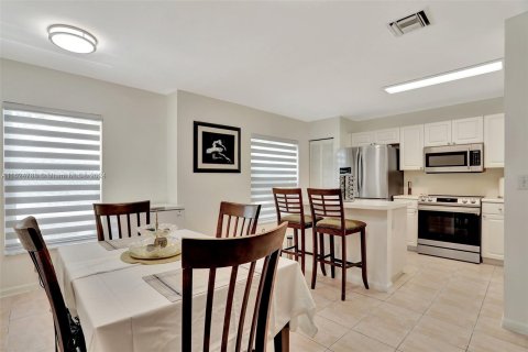 Casa en venta en Coral Springs, Florida, 4 dormitorios, 182.18 m2 № 1271500 - foto 27