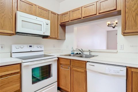 Condo in Orlando, Florida, 2 bedrooms  № 1429432 - photo 8