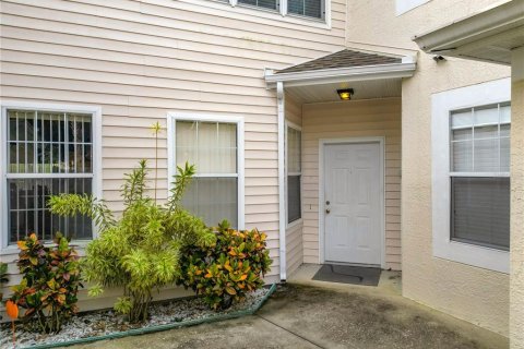 Condo in Orlando, Florida, 2 bedrooms  № 1429432 - photo 1