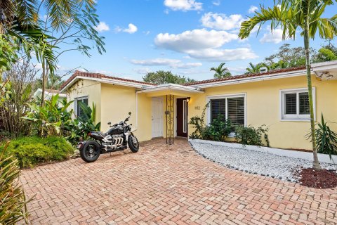 Casa en venta en Fort Lauderdale, Florida, 3 dormitorios, 156.82 m2 № 994118 - foto 1