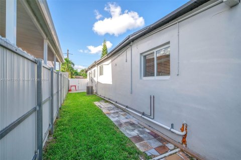 Casa en venta en Miami, Florida, 4 dormitorios, 178.93 m2 № 1319209 - foto 23