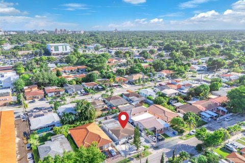 Villa ou maison à vendre à Miami, Floride: 4 chambres, 178.93 m2 № 1319209 - photo 30