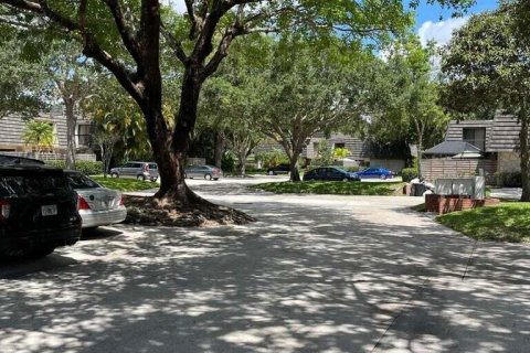 Townhouse in Palm Beach Gardens, Florida 3 bedrooms, 138.24 sq.m. № 932323 - photo 7