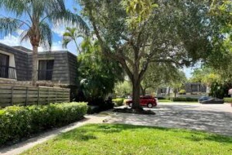 Townhouse in Palm Beach Gardens, Florida 3 bedrooms, 138.24 sq.m. № 932323 - photo 11