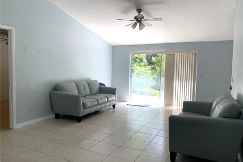 Casa en venta en Tampa, Florida, 3 dormitorios, 117.89 m2 № 1391242 - foto 12