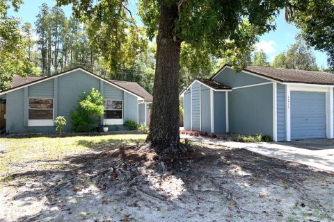 House in Tampa, Florida 3 bedrooms, 117.89 sq.m. № 1391242 - photo 2