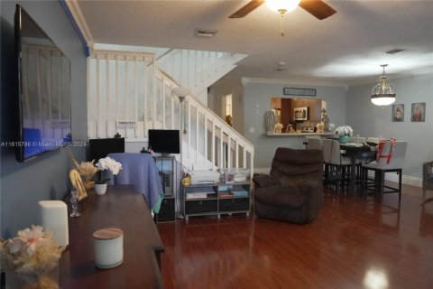 Townhouse in Sunrise, Florida 3 bedrooms, 144.56 sq.m. № 1238843 - photo 3