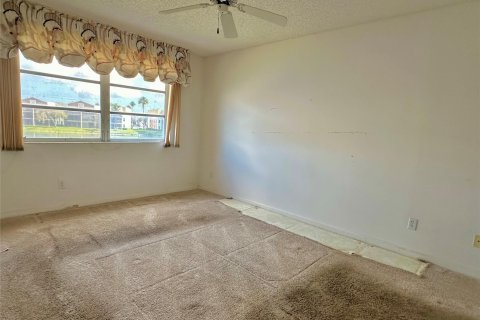 Condo in Tamarac, Florida, 2 bedrooms  № 987000 - photo 9