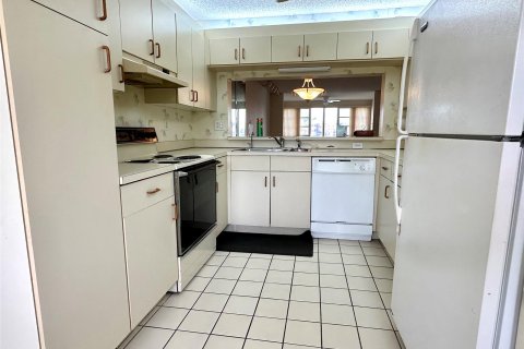 Copropriété à vendre à Tamarac, Floride: 2 chambres, 114.08 m2 № 987000 - photo 11