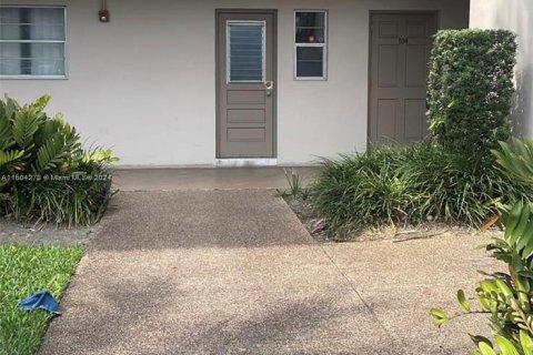 Condo in Davie, Florida, 1 bedroom  № 1224321 - photo 4