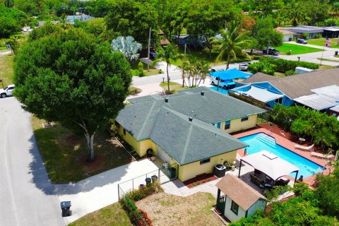 Casa en venta en Lake Worth, Florida, 3 dormitorios, 170.2 m2 № 1224514 - foto 3