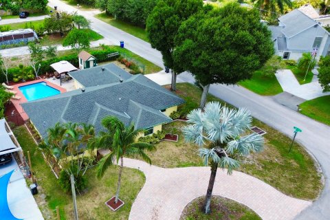 Casa en venta en Lake Worth, Florida, 3 dormitorios, 170.2 m2 № 1224514 - foto 2