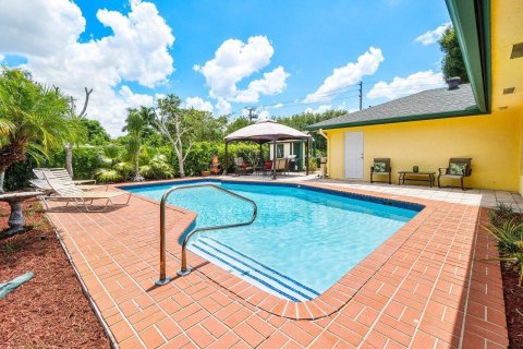 House in Lake Worth, Florida 3 bedrooms, 170.2 sq.m. № 1224514 - photo 9