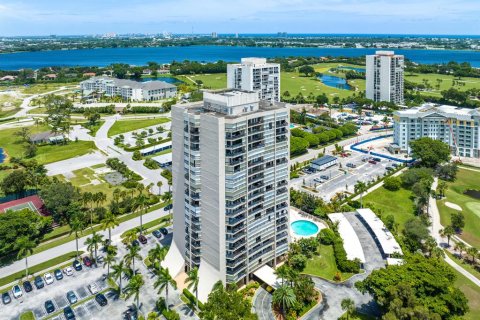 Condominio en venta en West Palm Beach, Florida, 2 dormitorios, 114.64 m2 № 684169 - foto 16