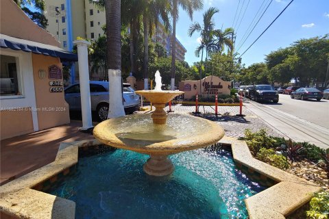 Condominio en venta en Miami, Florida, 1 dormitorio, 55.56 m2 № 1413954 - foto 2