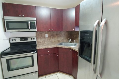 Condominio en venta en Miami, Florida, 1 dormitorio, 55.56 m2 № 1413954 - foto 9