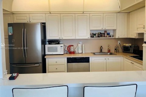 Condo in Sunny Isles Beach, Florida, 1 bedroom  № 873958 - photo 2