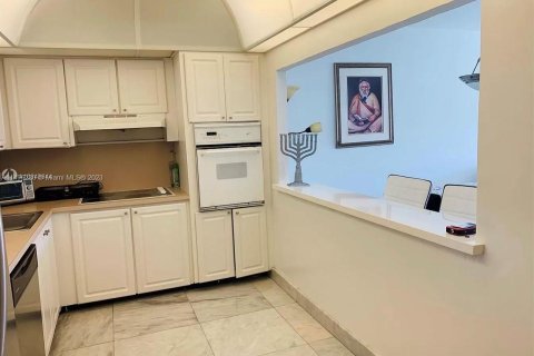 Condo in Sunny Isles Beach, Florida, 1 bedroom  № 873958 - photo 6