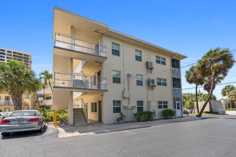 Condo in Riviera Beach, Florida, 1 bedroom  № 1119884 - photo 8