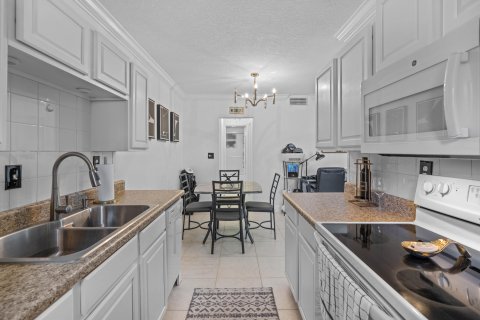 Condo in Riviera Beach, Florida, 1 bedroom  № 1119884 - photo 21