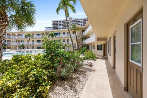 Condo in Riviera Beach, Florida, 1 bedroom  № 1119884 - photo 25