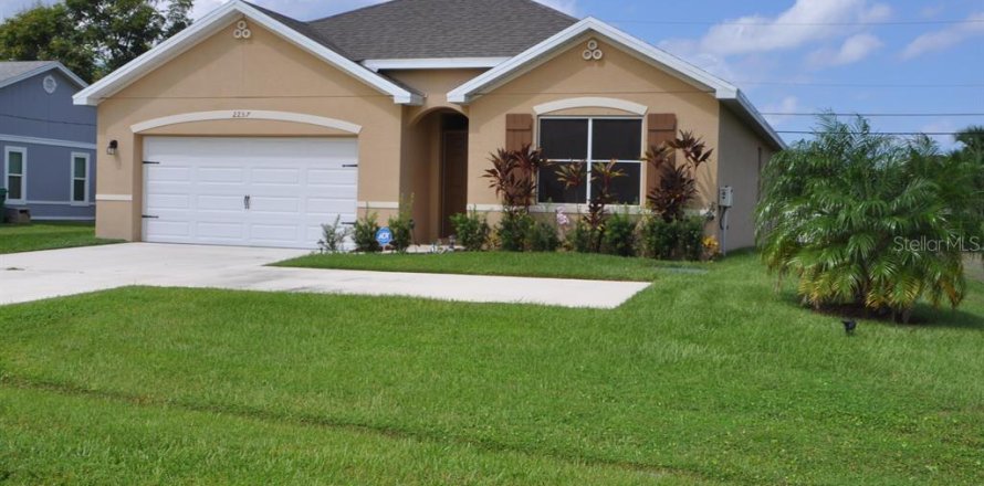 House in Port St. Lucie, Florida 4 bedrooms, 169.73 sq.m. № 1308490