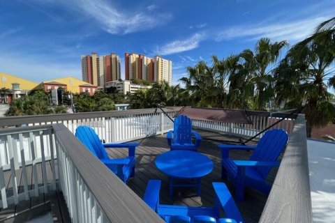 Villa ou maison à vendre à Riviera Beach, Floride: 4 chambres, 204.76 m2 № 787123 - photo 16