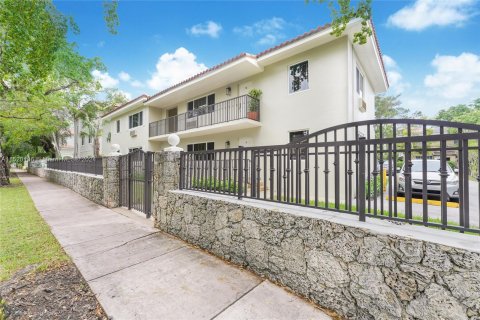 Immobilier commercial à vendre à Coral Gables, Floride № 976197 - photo 2