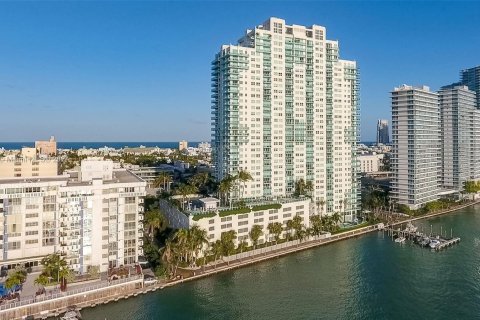 Condo in Miami Beach, Florida, 1 bedroom  № 974617 - photo 20