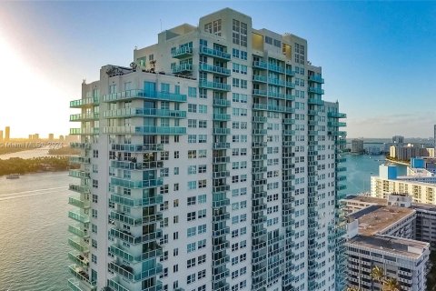 Condo in Miami Beach, Florida, 1 bedroom  № 974617 - photo 21