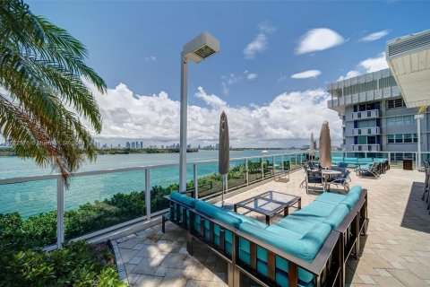 Condo in Miami Beach, Florida, 1 bedroom  № 974617 - photo 30