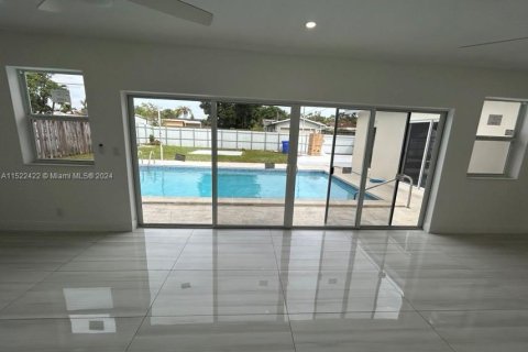 Villa ou maison à vendre à Hollywood, Floride: 5 chambres, 269.04 m2 № 974618 - photo 5