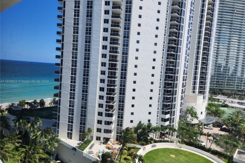 Copropriété à louer à Sunny Isles Beach, Floride: 33.44 m2 № 1360693 - photo 29