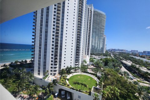 Copropriété à louer à Sunny Isles Beach, Floride: 33.44 m2 № 1360693 - photo 28