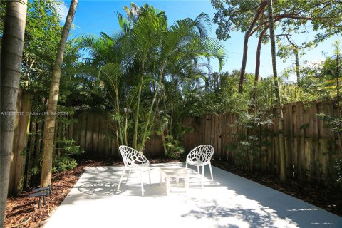 Touwnhouse à vendre à Fort Lauderdale, Floride: 3 chambres, 177.81 m2 № 1360694 - photo 19