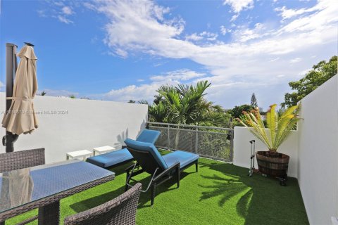 Adosado en venta en Fort Lauderdale, Florida, 3 dormitorios, 177.81 m2 № 1360694 - foto 13