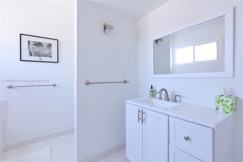 Adosado en venta en Fort Lauderdale, Florida, 3 dormitorios, 177.81 m2 № 1360694 - foto 15