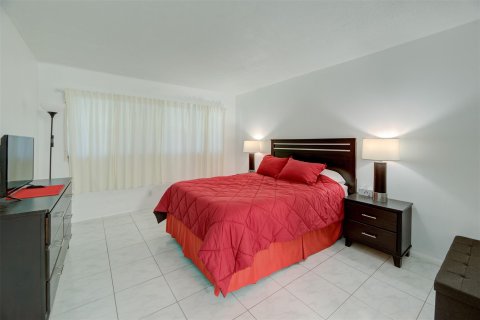 Copropriété à vendre à Pompano Beach, Floride: 2 chambres, 111.48 m2 № 936473 - photo 18