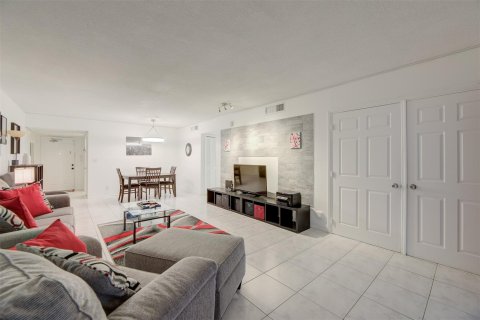 Copropriété à vendre à Pompano Beach, Floride: 2 chambres, 111.48 m2 № 936473 - photo 28