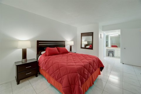 Copropriété à vendre à Pompano Beach, Floride: 2 chambres, 111.48 m2 № 936473 - photo 17